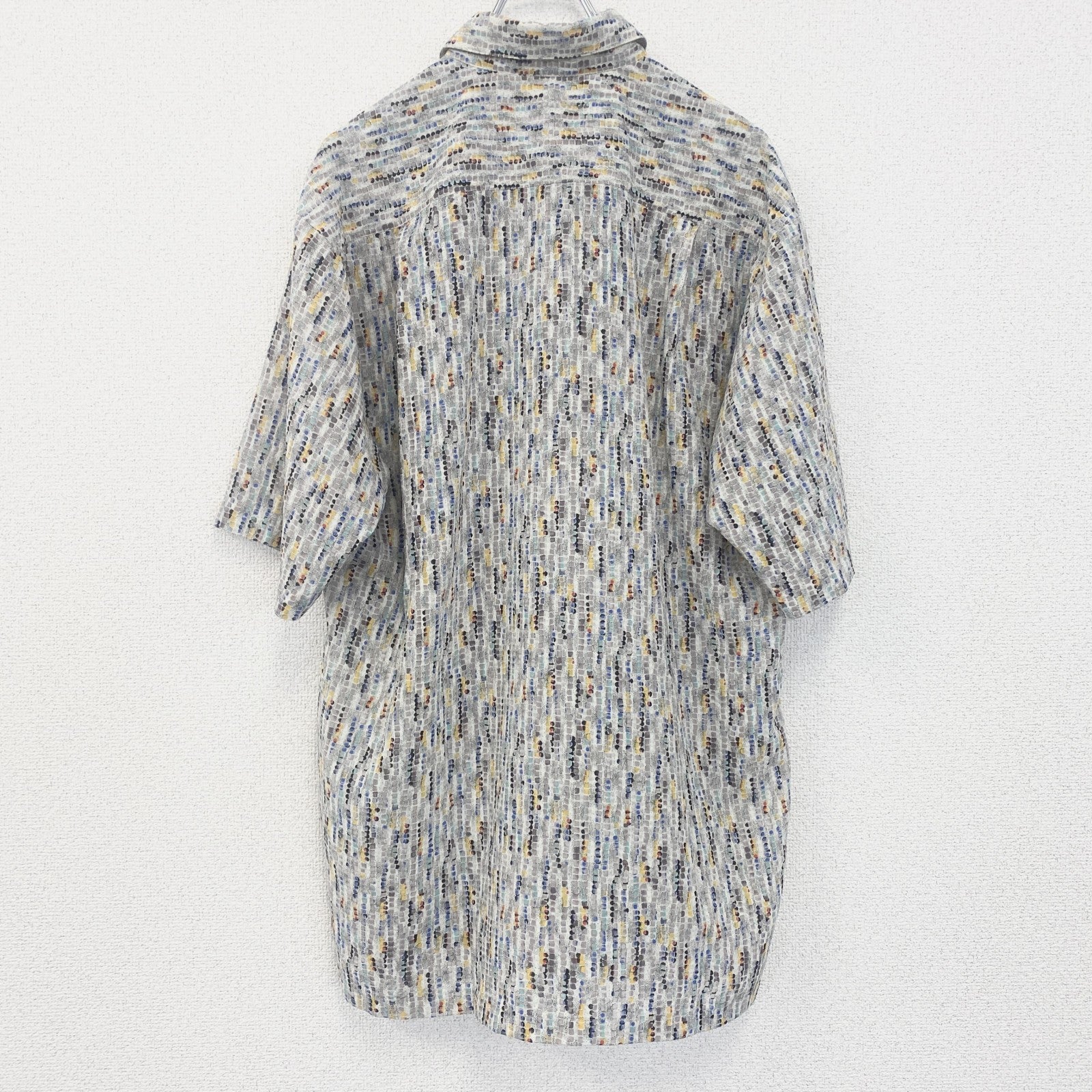 古着 used　Bonton　半袖プリント総柄シャツ　レトロデザイン　幾何学　胸ポケット　カラフル　カジュアル　