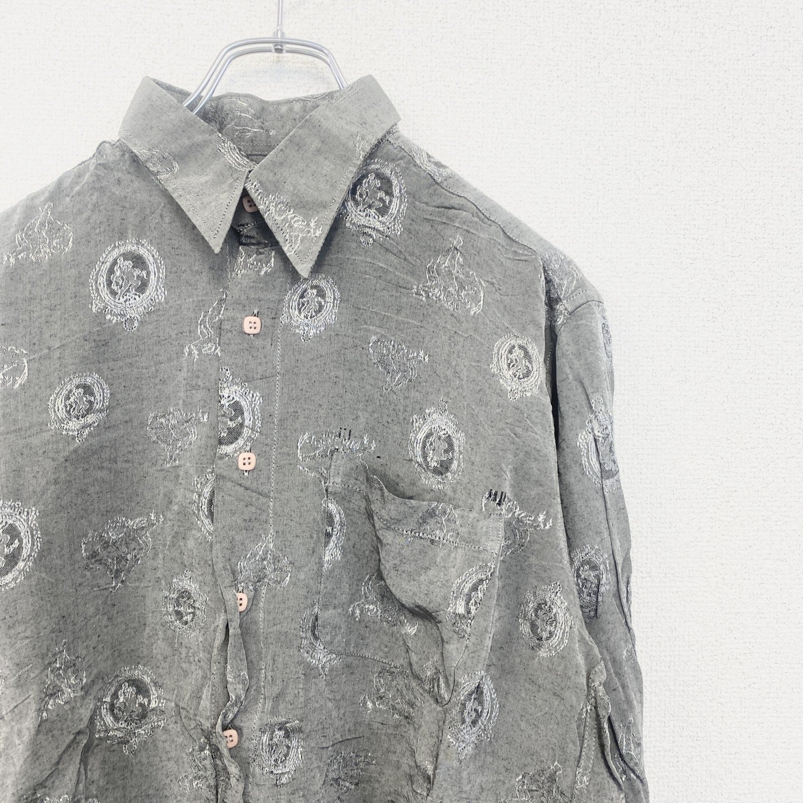 古着 used　yvesDORSsey　半袖プリント総柄シャツ　レトロデザイン　エンブレム　幾何学　胸ポケット　グレー　灰　