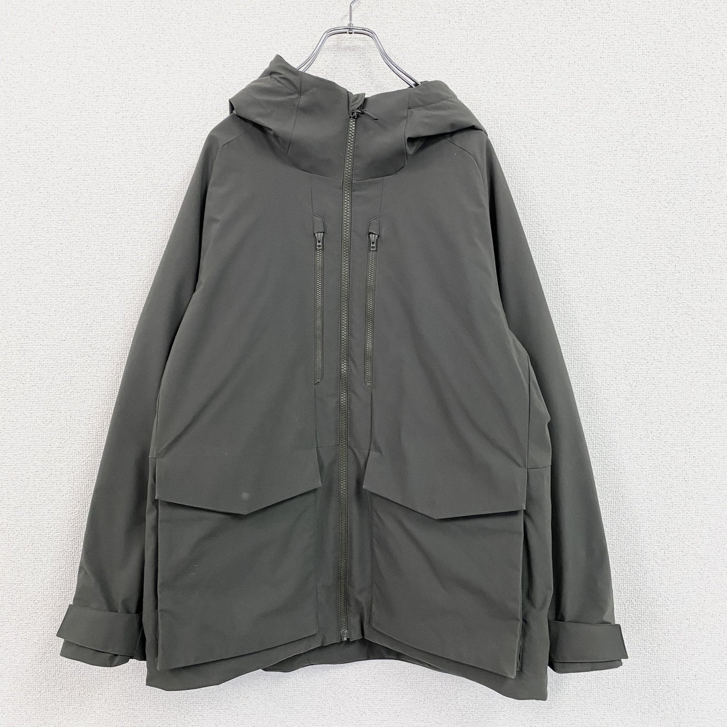 UNIQLO　ユニクロ　ハイブリッドダウンパーカ 3Dカット　ダウン90%　カーキ　Lサイズ