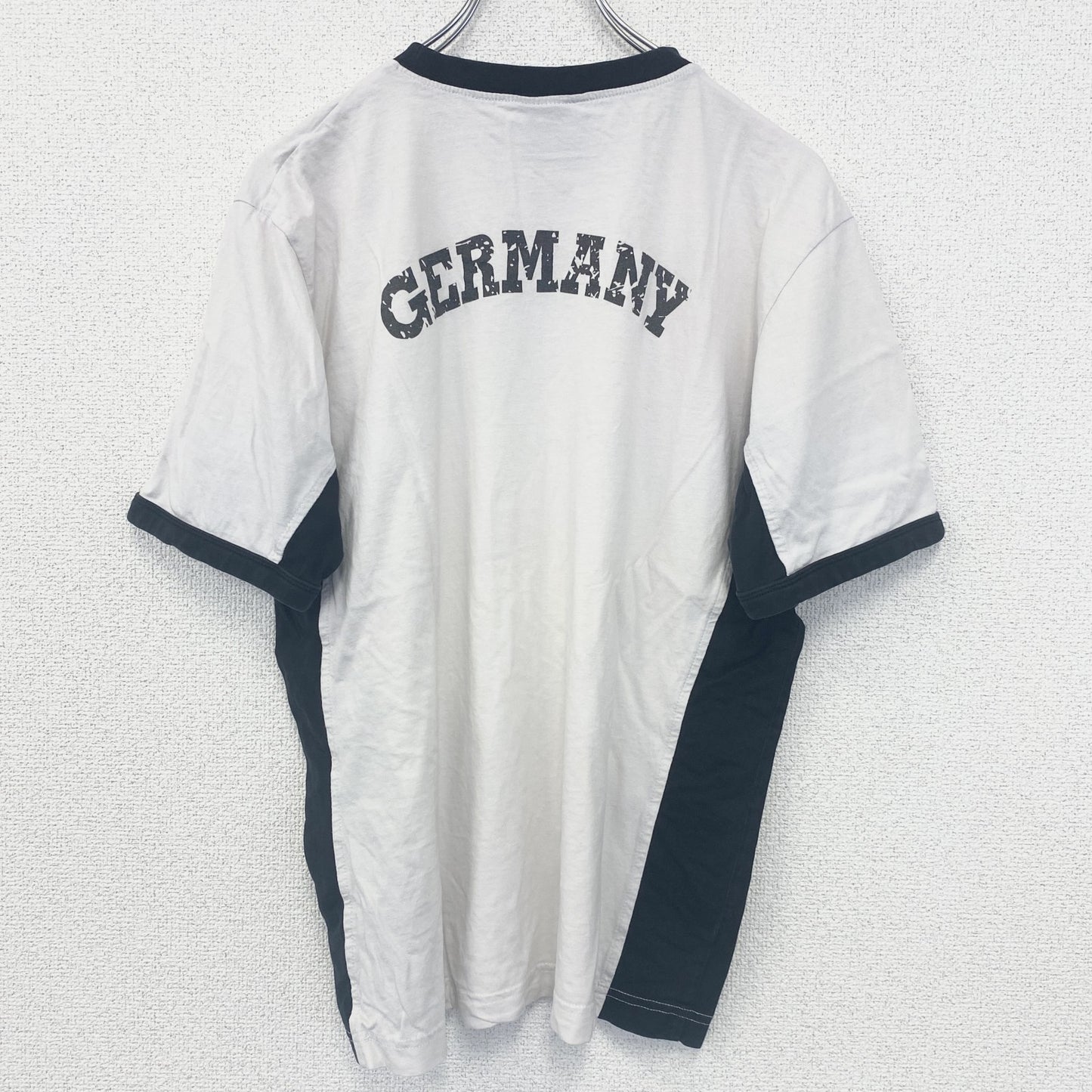 古着 used　半袖プリントリンガーTシャツ　サッカー　2006　ドイツ　白　ホワイト　黒　ブラック　Mサイズ