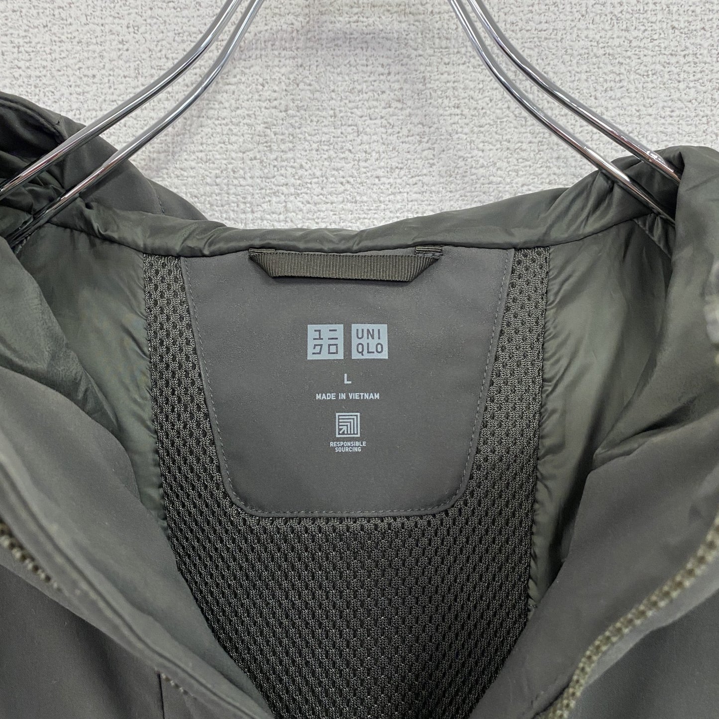 UNIQLO　ユニクロ　ハイブリッドダウンパーカ 3Dカット　ダウン90%　カーキ　Lサイズ