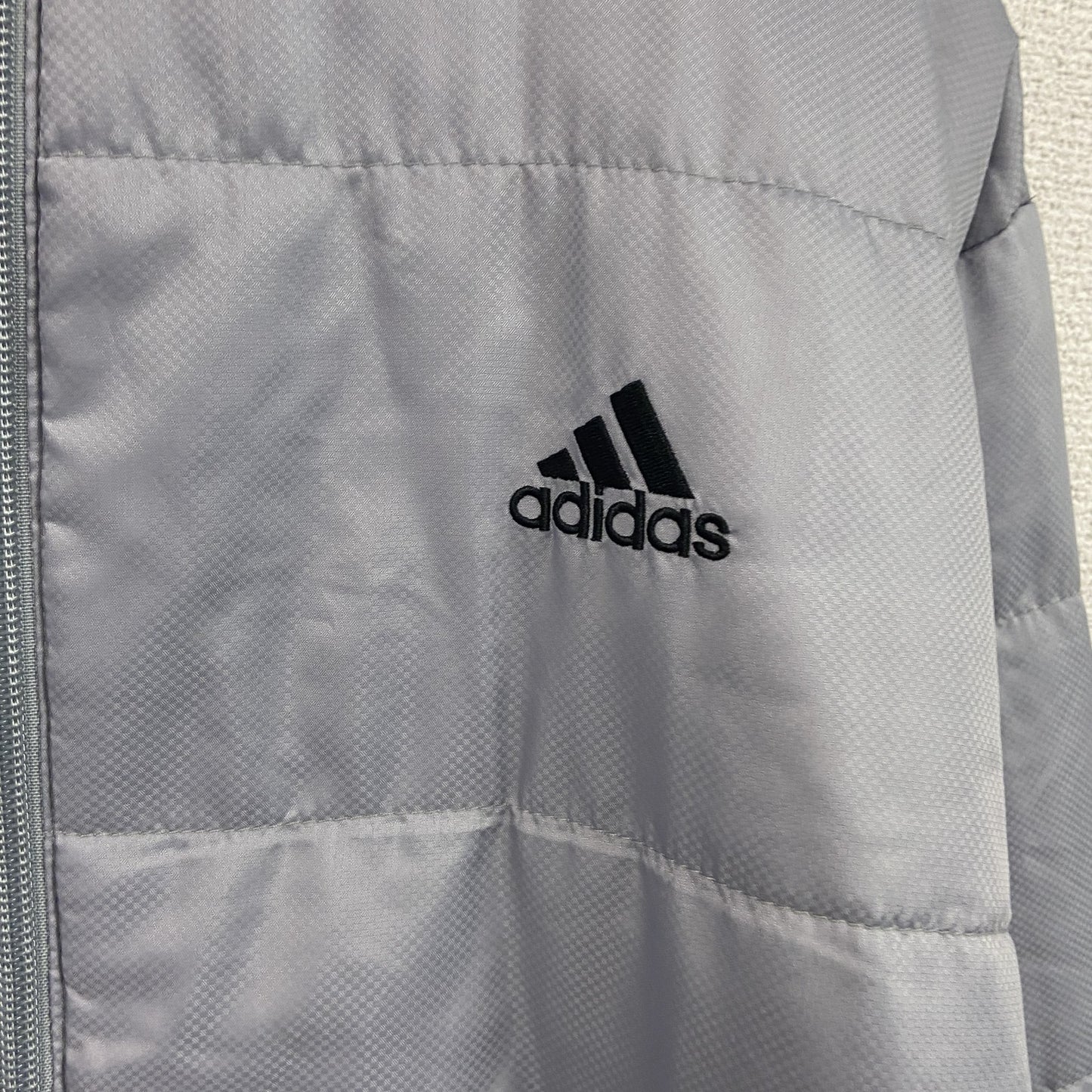 adidas　アディダス　フルジップ中綿ジャケット　灰色　グレー　Mサイズ
