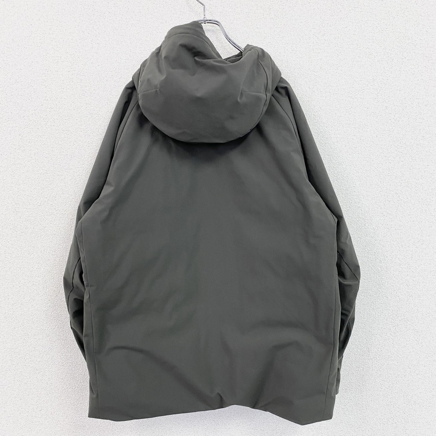 UNIQLO　ユニクロ　ハイブリッドダウンパーカ 3Dカット　ダウン90%　カーキ　Lサイズ