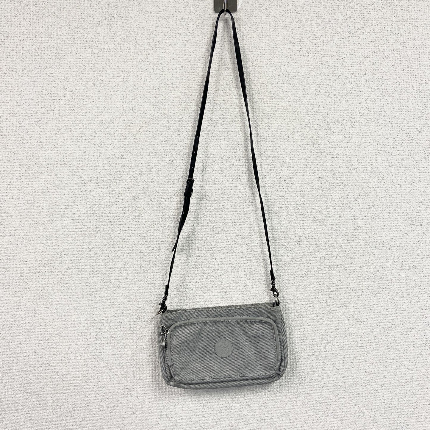 KIPLING　キプリング　ショルダーバッグ　灰色　グレー