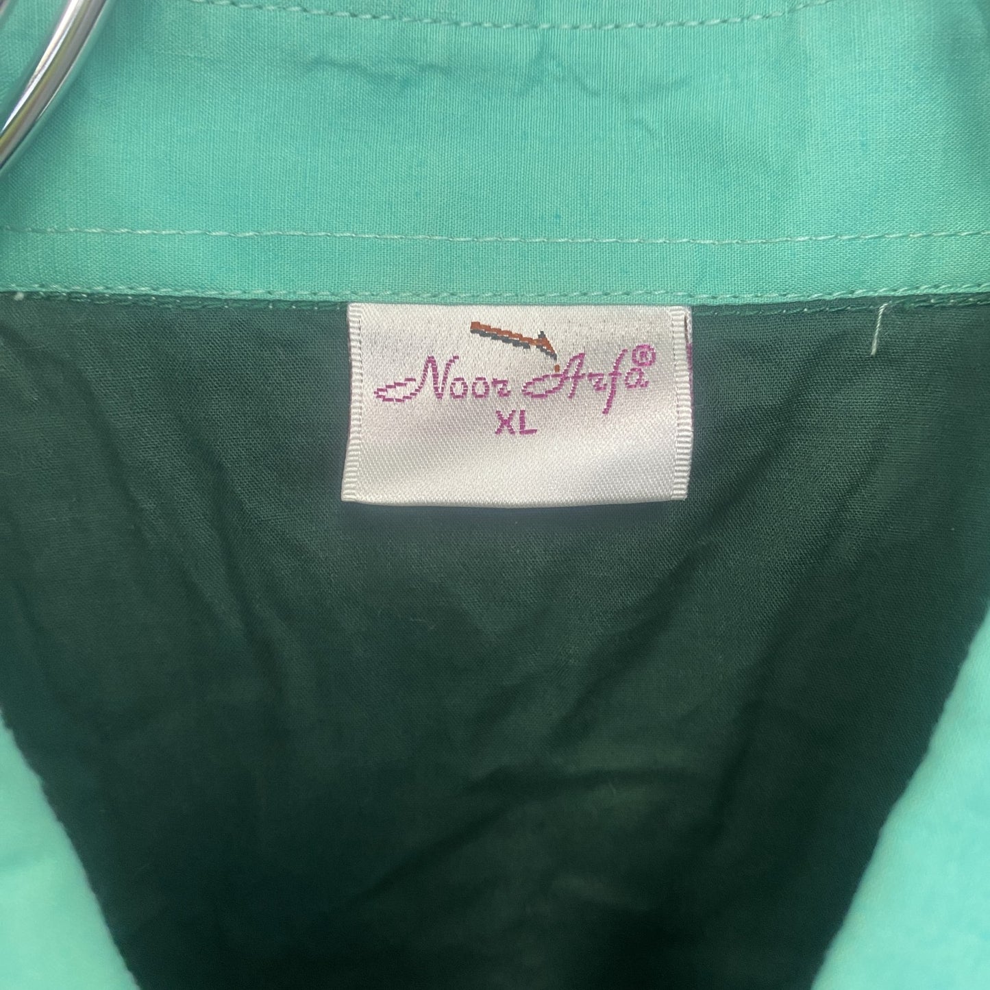 古着 used　半袖プリント総柄シャツ　レトロデザイン　アロハ　葉っぱ　草　リーフ　胸ポケット　植物　緑　グリーン　XLサイズ