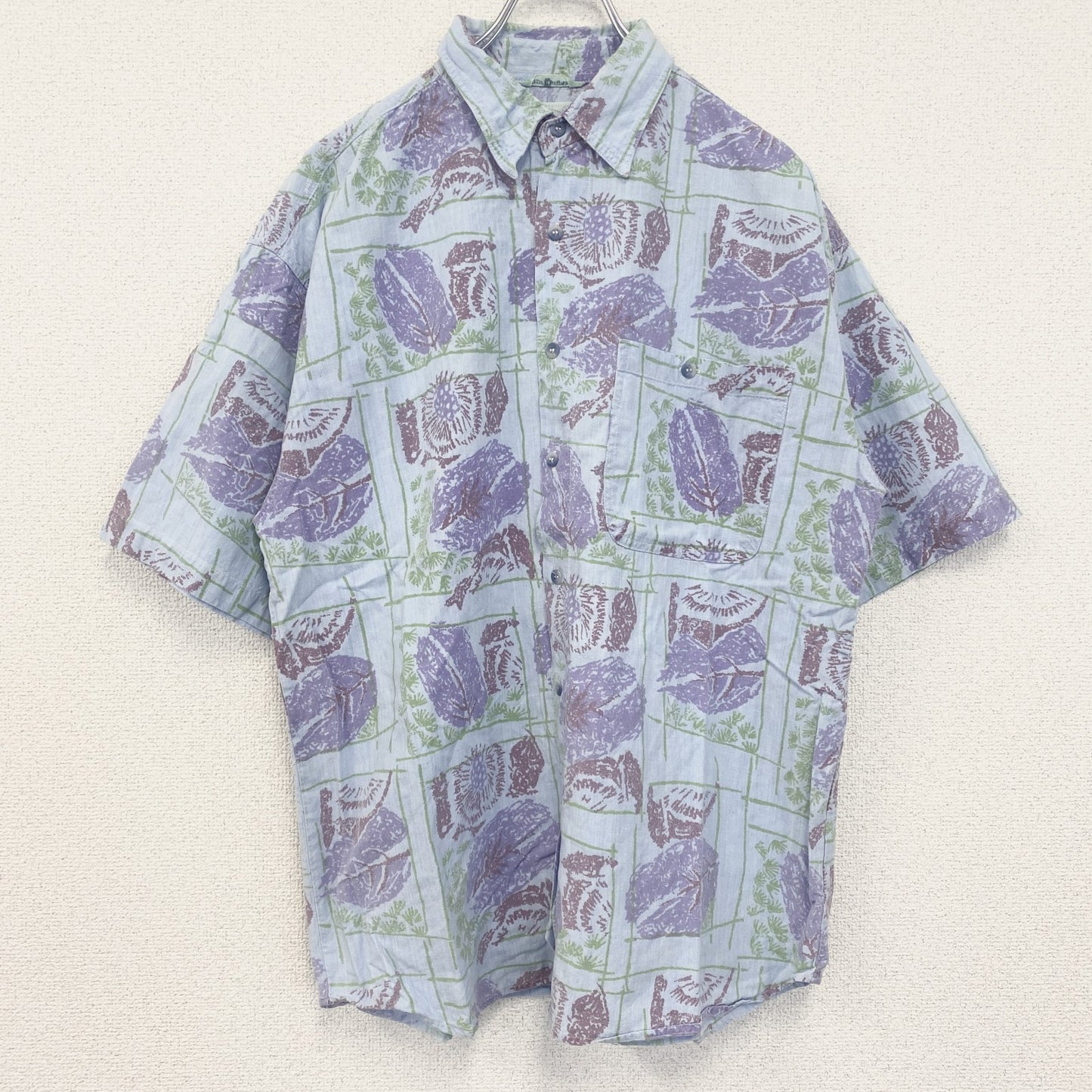 古着 used　半袖プリント総柄シャツ　レトロデザイン　アロハ　葉っぱ　草　リーフ　胸ポケット　植物　水色　ブルー　Mサイズ