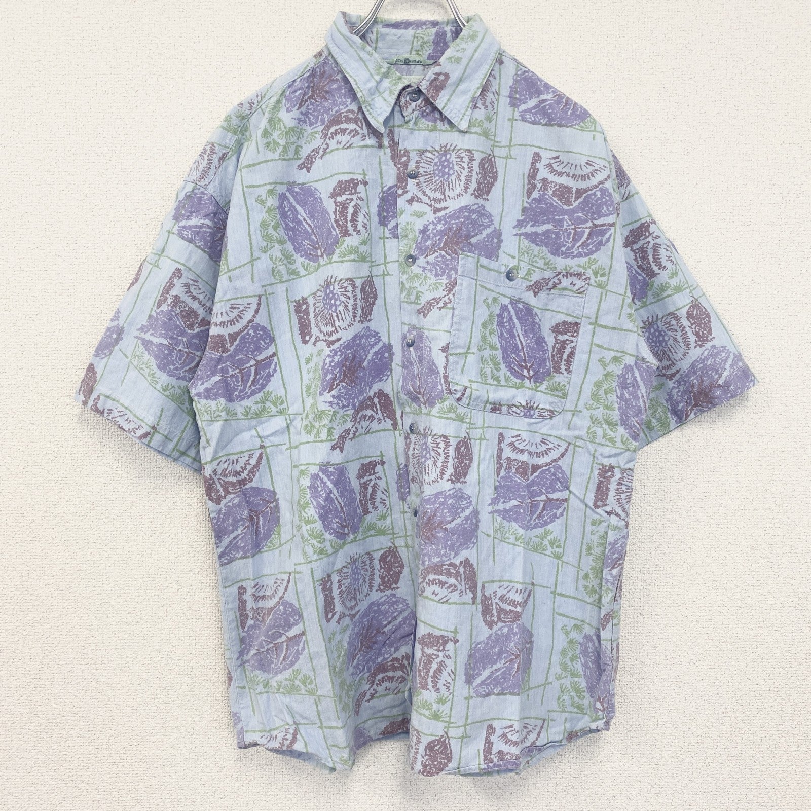 古着 used　半袖プリント総柄シャツ　レトロデザイン　アロハ　葉っぱ　草　リーフ　胸ポケット　植物　水色　ブルー　Mサイズ