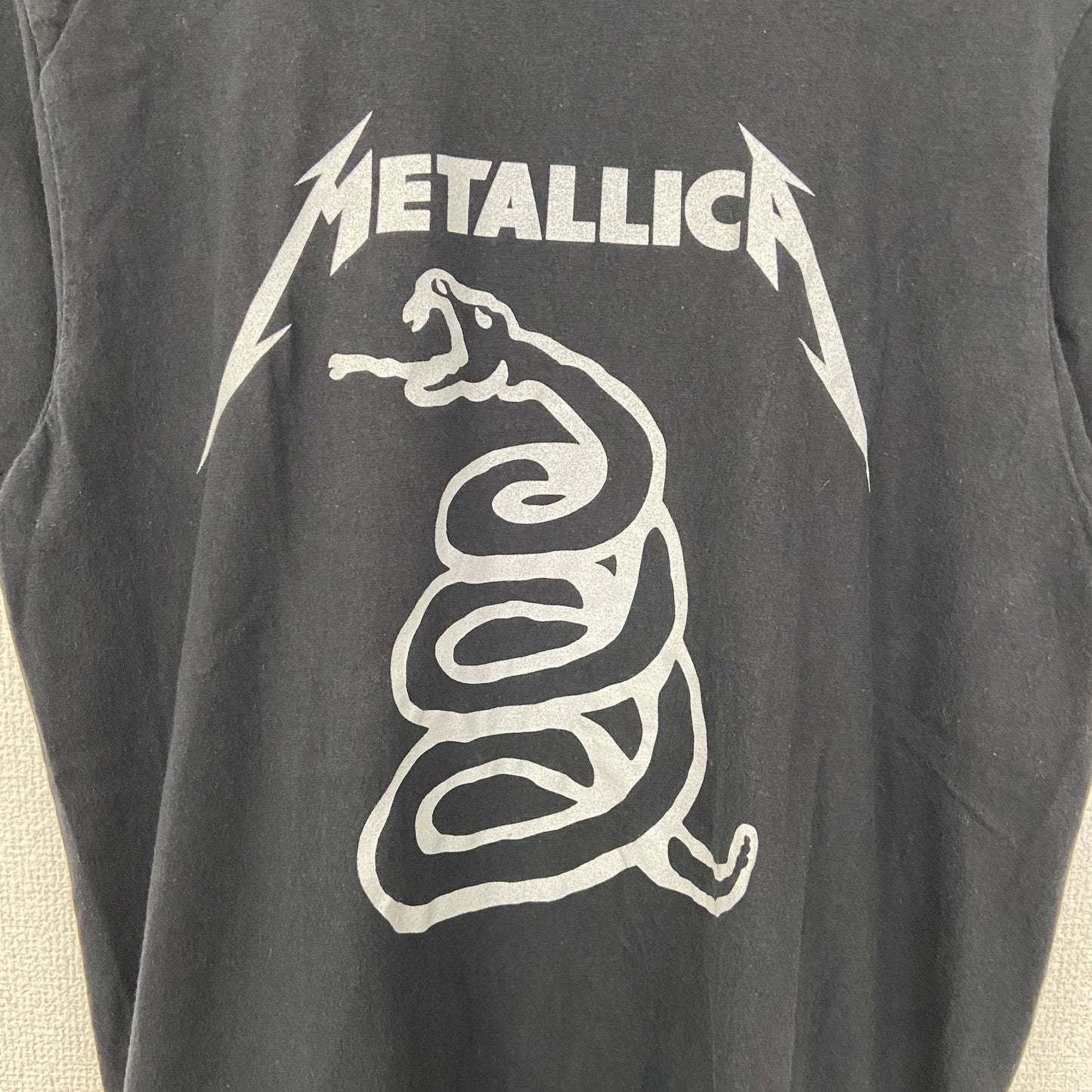 古着 used　METALLICA　メタリカ　半袖バンドプリントTシャツ　蛇　ロゴT　カジュアルデザイン　黒　ブラック　Mサイズ