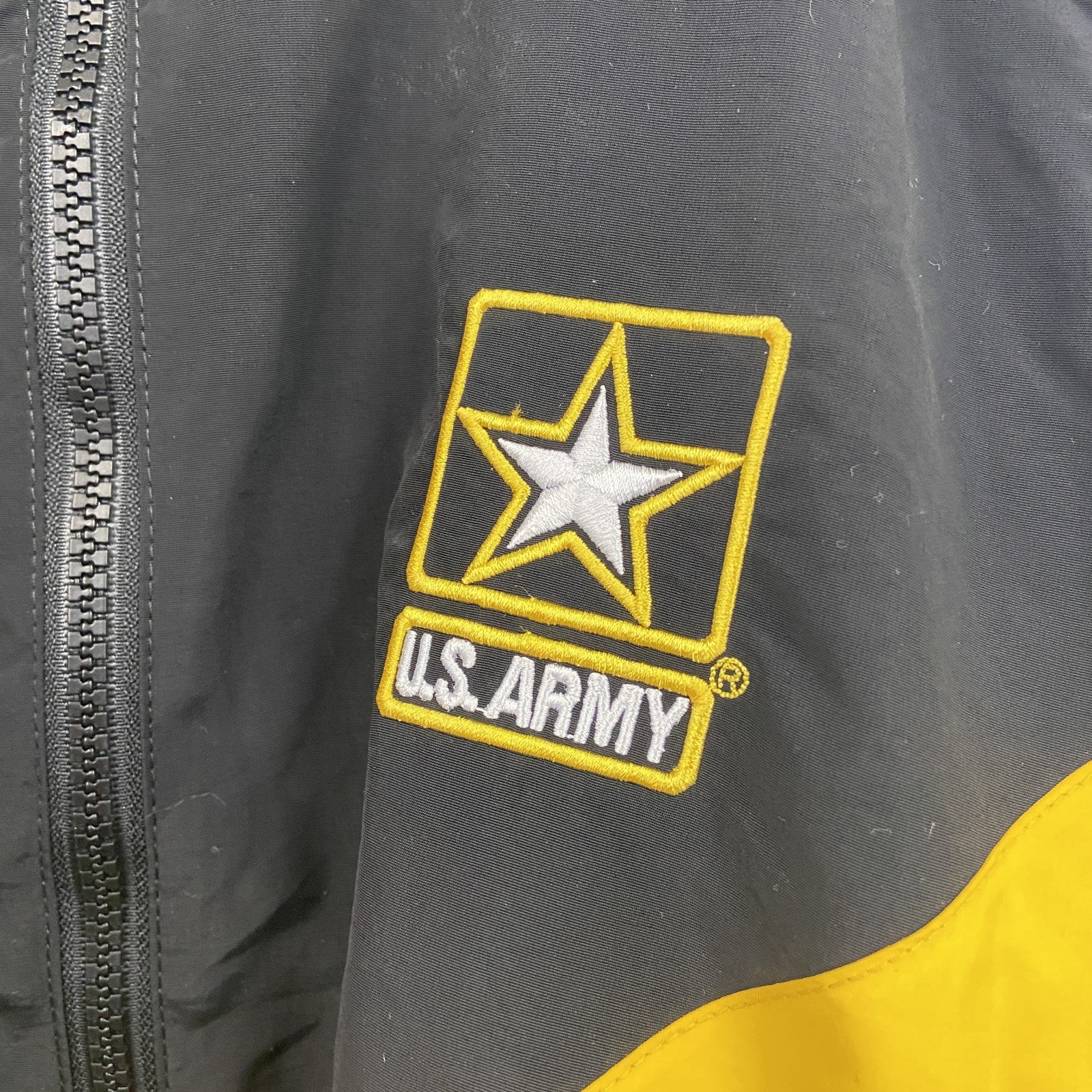 U.S.ARMY　トレーニングジャケット　ナイロンジャケット　ミリタリー　米軍　黒　ブラック　Mサイズ