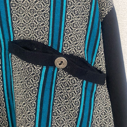 古着 used　長袖プリント総柄シャツ　比翼ボタン　レトロデザイン　ストライプ　個性的　黒　ブラック　Mサイズ
