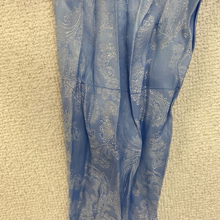 古着 used　長袖プリント総柄シャツ　中華風　スタンドカラー　レトロデザイン　アシンメトリー　個性的　水色　ライトブルー　Mサイズ