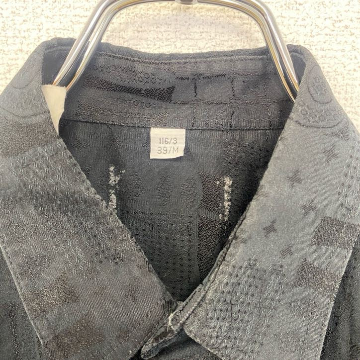 古着 used　長袖総柄シャツ　レトロデザイン　個性的　シック　幾何学模様　胸ポケット　黒　ブラック　Lサイズ