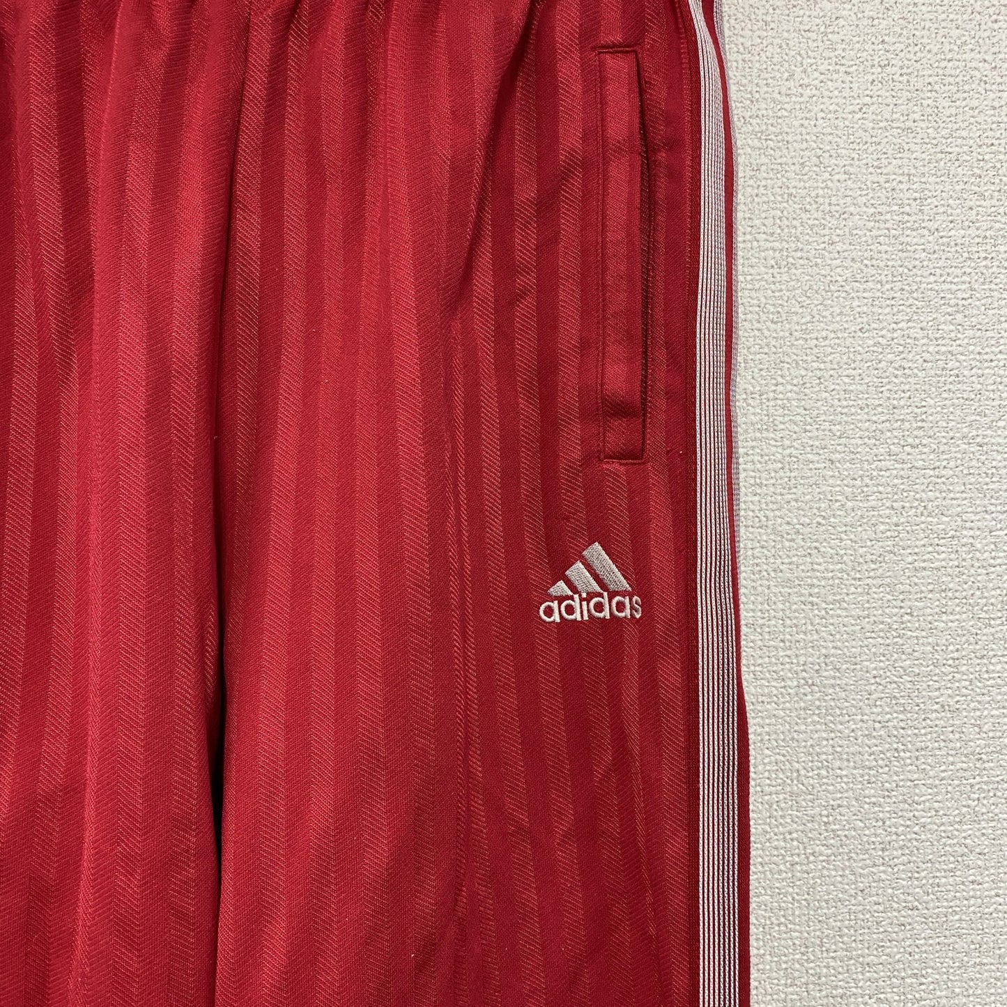 adidas　アディダス　トラックパンツ　ジャージパンツ　赤　レッド　Mサイズ
