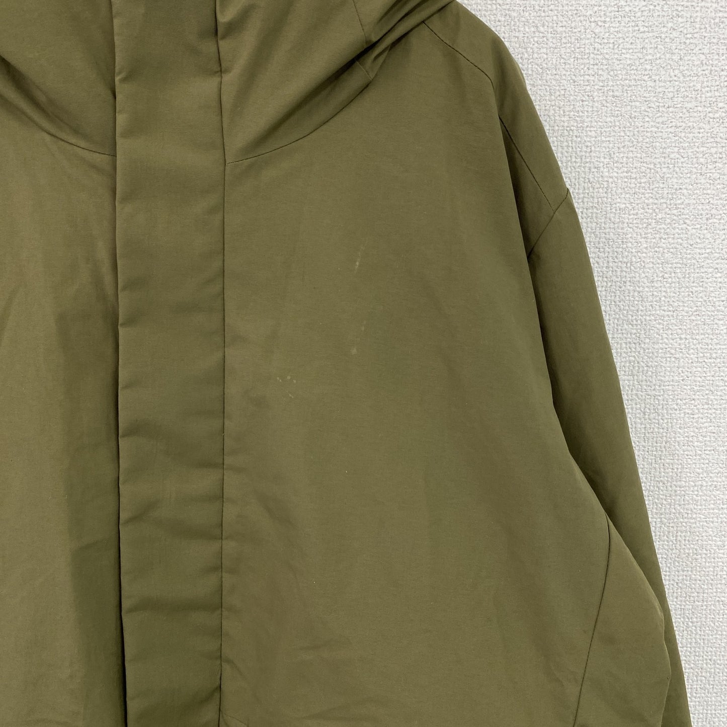 UNIQLO　ユニクロ　ハイブリッドダウンパーカ　ダウン90%　比翼仕立て　カーキ　Lサイズ