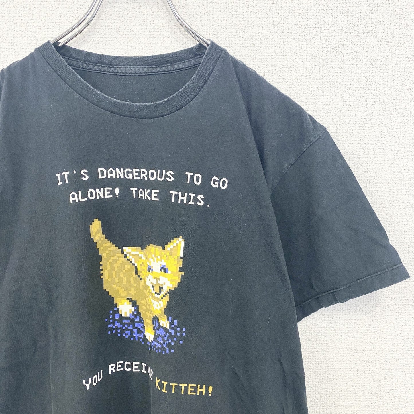 古着 used　半袖アニマルプリントTシャツ　黒　ブラック　猫　ピクセルアート　ドット絵　クルーネック　レトロデザイン