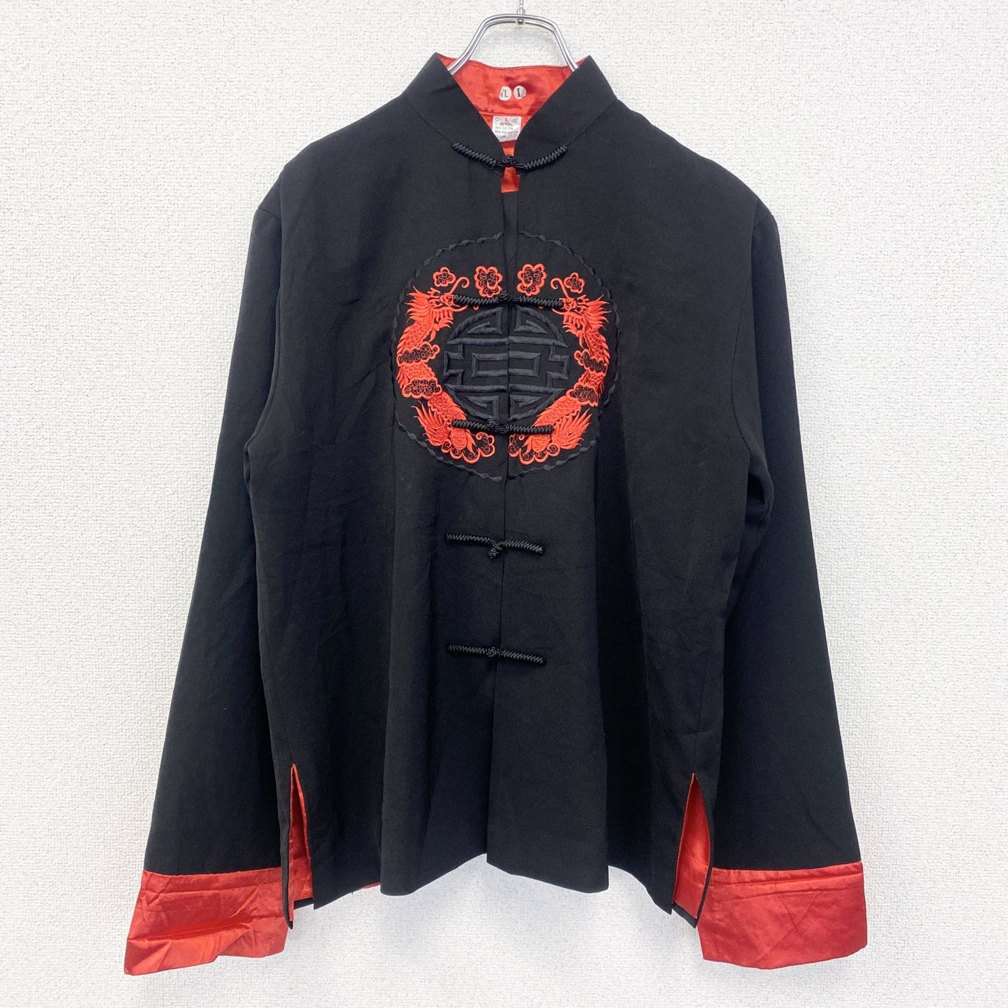 古着 used　長袖チャイナシャツ　中華服　刺繍　ワイドアーム　肩パッド　レトロデザイン　黒　ブラック　赤　レッド　Lサイズ