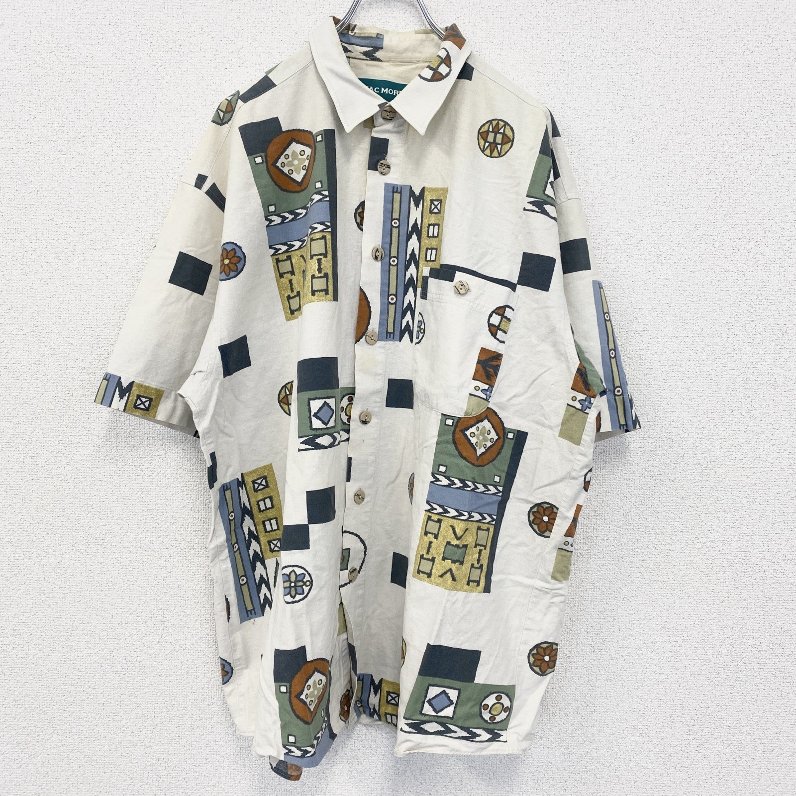 古着 used　半袖プリント総柄シャツ　レトロデザイン　胸ポケット　幾何学模様　個性的　白　ホワイト　2XLサイズ