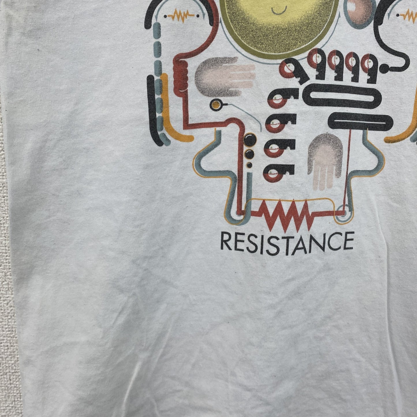 GILDAN　ギルダン　半袖プリントTシャツ　resistance　クルーネック　白　ホワイト　Mサイズ