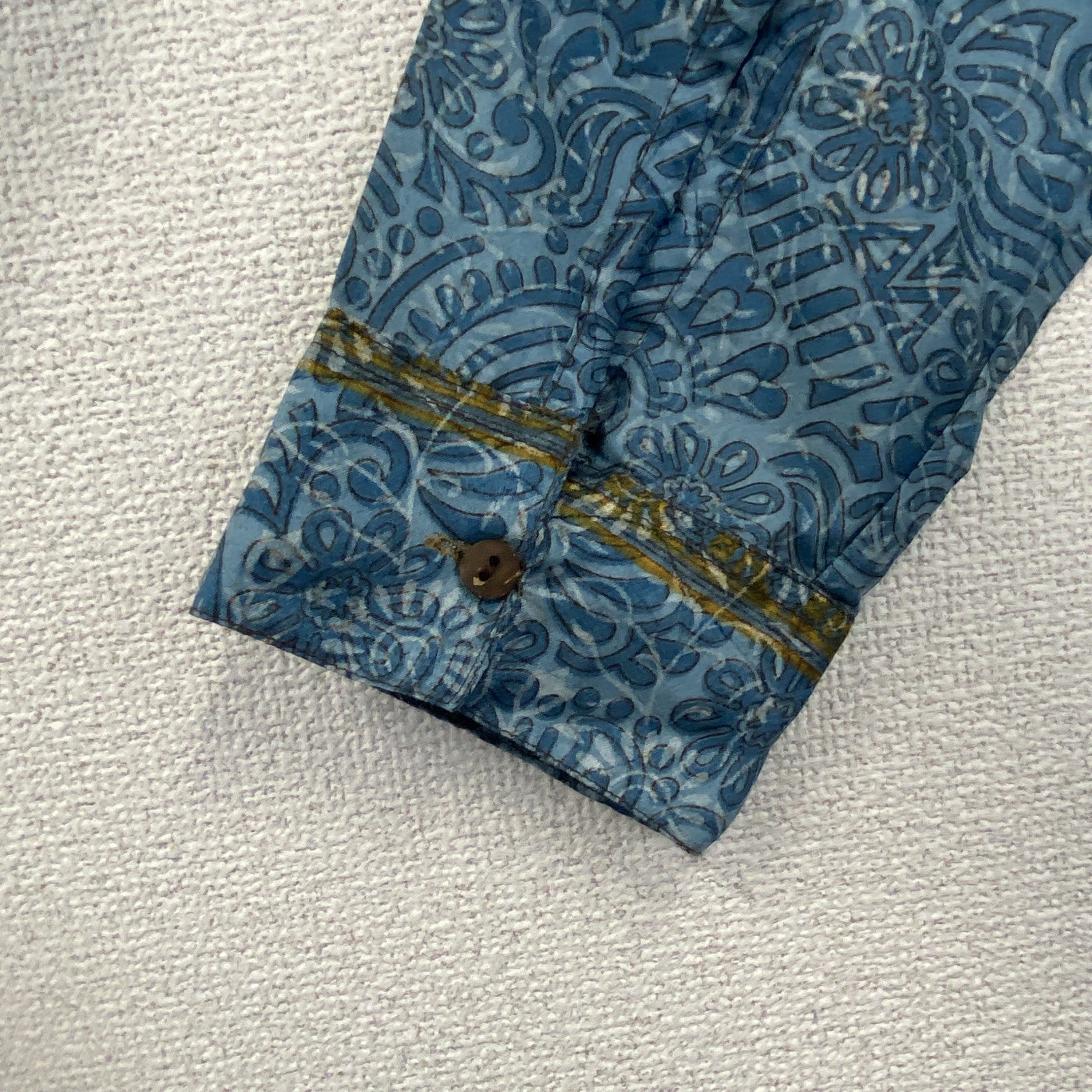 古着 used　長袖プリント総柄シャツ　レトロデザイン　薄手　幾何学模様　スタンドカラー　青　ブルー　XLサイズ