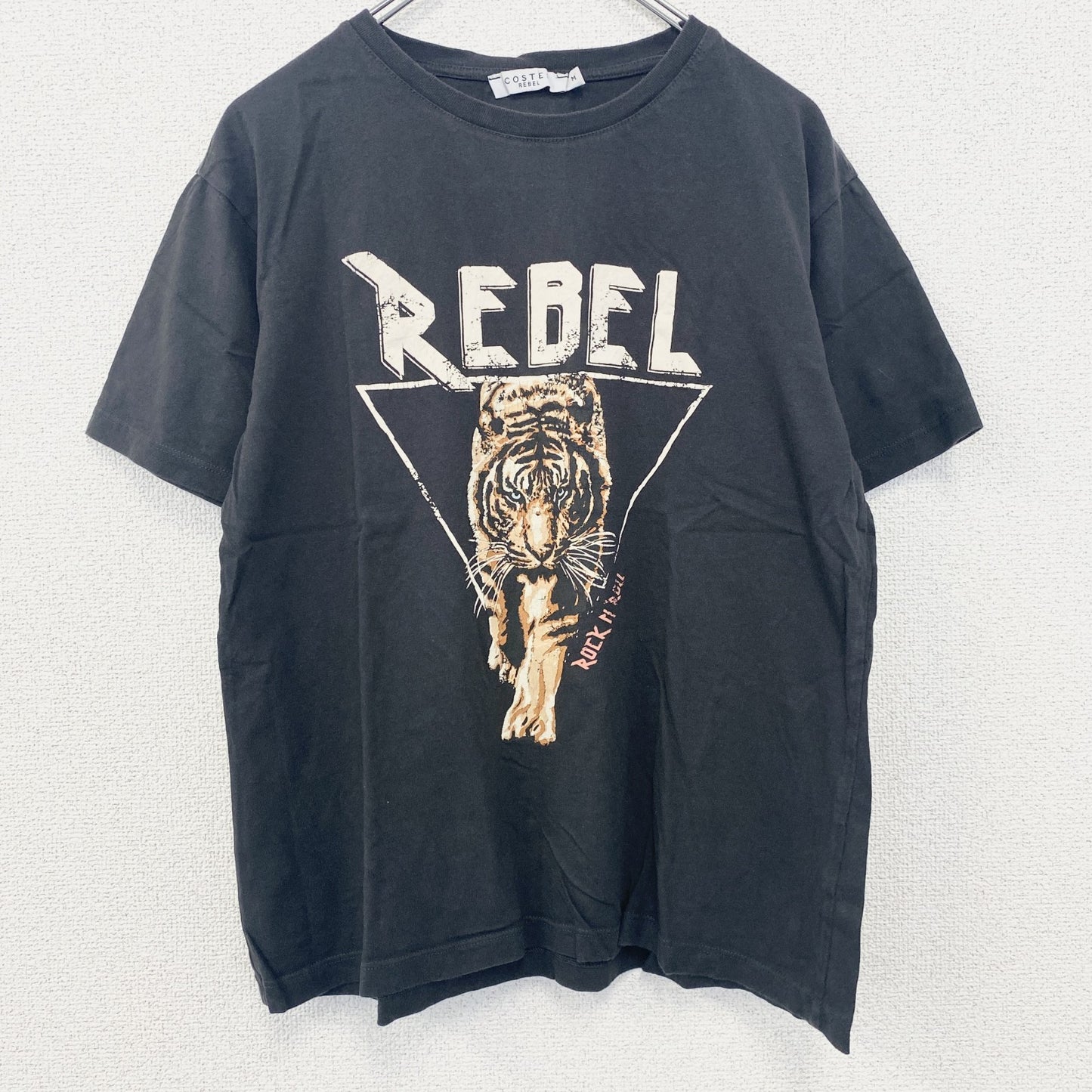 古着 used　半袖アニマルプリントTシャツ　黒　ブラック　虎柄　トラ柄　クルーネック　レトロデザイン　Mサイズ