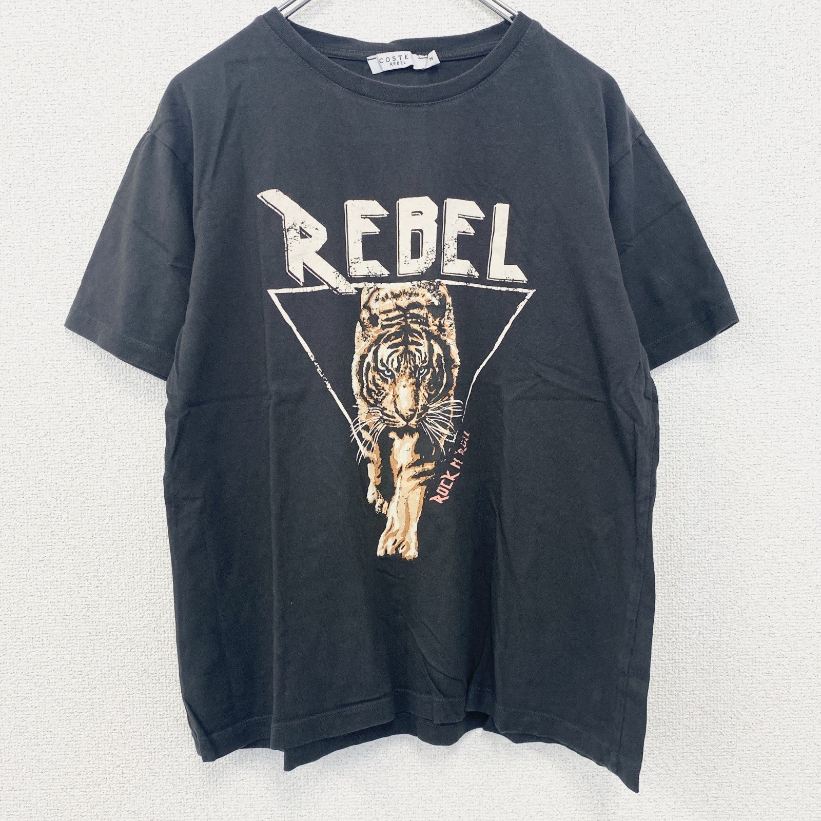古着 used　半袖アニマルプリントTシャツ　黒　ブラック　虎柄　トラ柄　クルーネック　レトロデザイン　Mサイズ