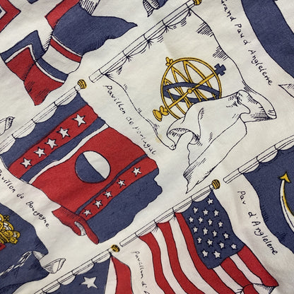 古着 used　半袖プリント総柄シャツ　レトロデザイン　胸ポケット　国旗柄　派手　カラフル　白　ホワイト　Lサイズ