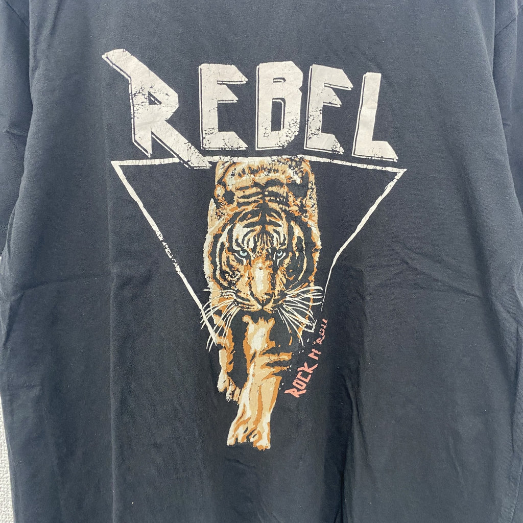古着 used　半袖アニマルプリントTシャツ　黒　ブラック　虎柄　トラ柄　クルーネック　レトロデザイン　Mサイズ