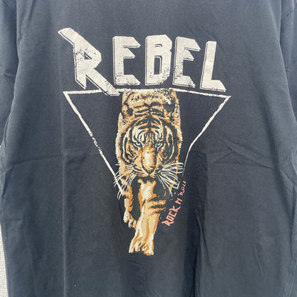 古着 used　半袖アニマルプリントTシャツ　黒　ブラック　虎柄　トラ柄　クルーネック　レトロデザイン　Mサイズ