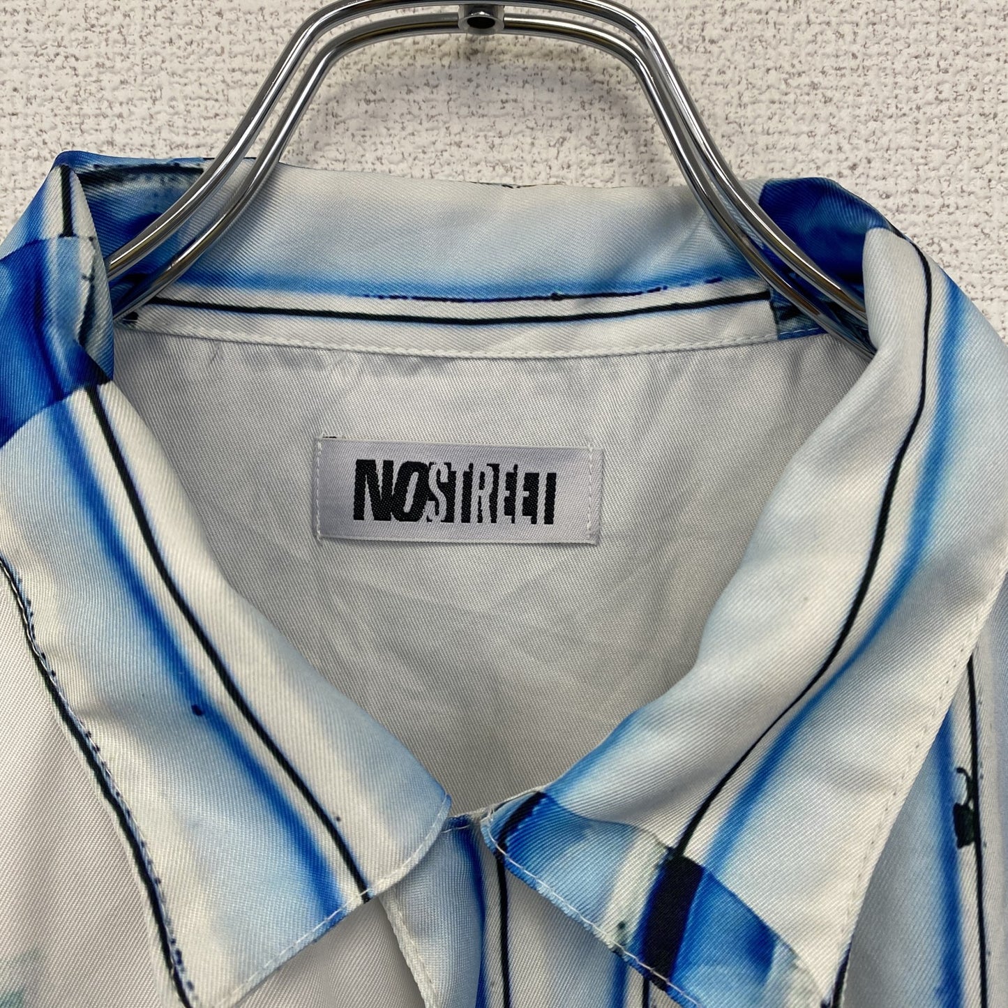 古着 used　半袖プリント総柄シャツ　ストライプ　レトロデザイン　車　街並み　フルグラフィック　派手　青　ブルー　