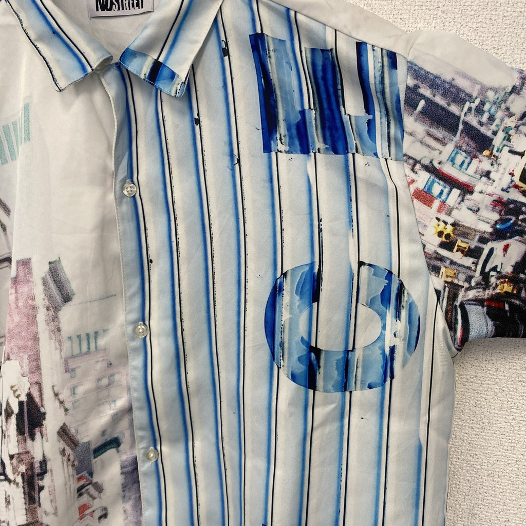 古着 used　半袖プリント総柄シャツ　ストライプ　レトロデザイン　車　街並み　フルグラフィック　派手　青　ブルー　