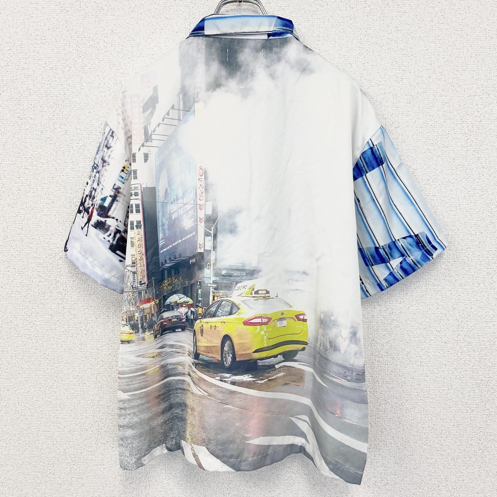 古着 used　半袖プリント総柄シャツ　ストライプ　レトロデザイン　車　街並み　フルグラフィック　派手　青　ブルー　
