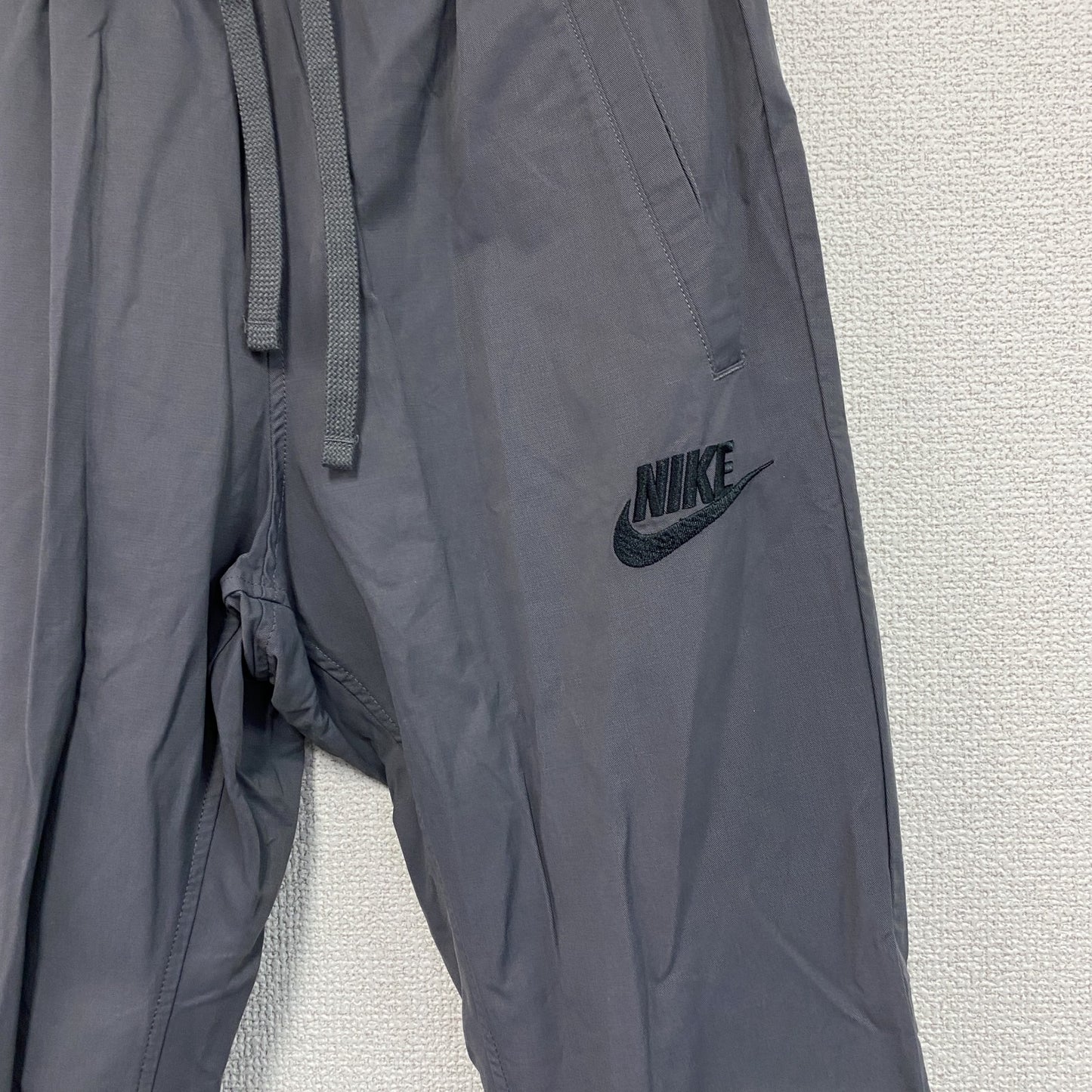 NIKE　ナイキ　ジョガーパンツ　スウッシュ　ワンポイント　ダークグレー　Sサイズ