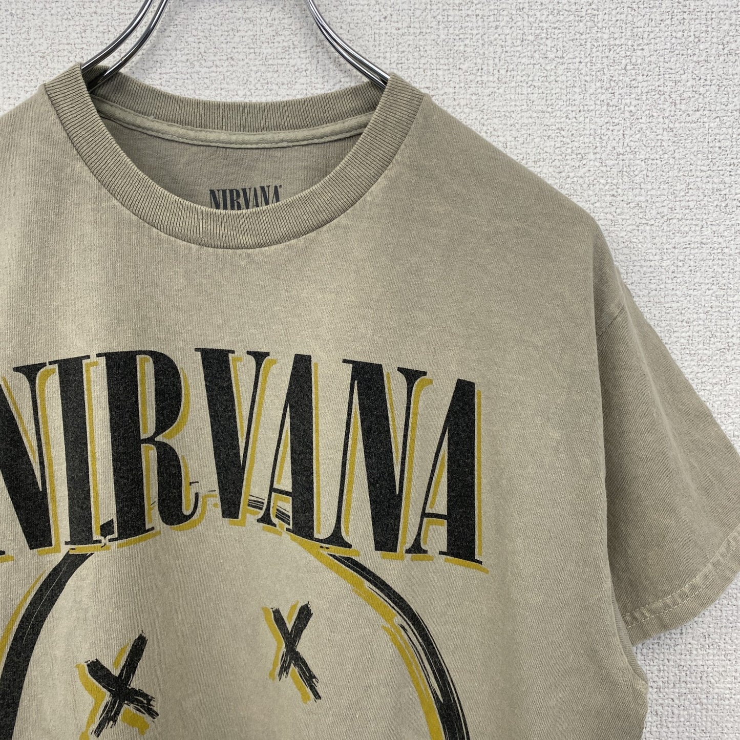 古着 used　半袖バンドプリントTシャツ　ニルヴァーナ　音楽　ロック　カーキ　定番　クルーネック　レトロデザイン　Mサイズ
