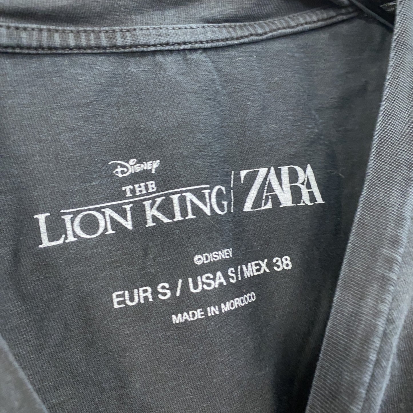 ZARA　ザラ　Disney　ディズニー　ライオンキング　半袖プリントTシャツ　黒　ブラック　Sサイズ