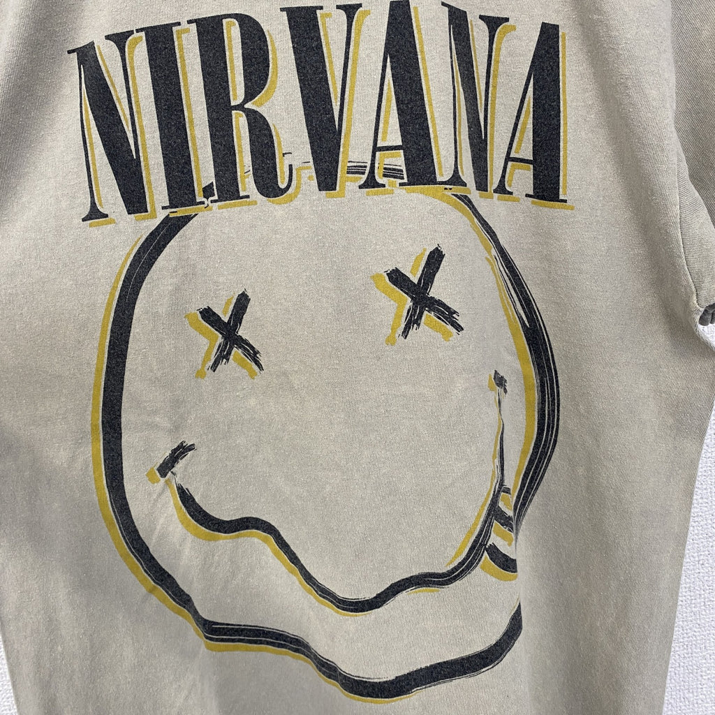 古着 used　半袖バンドプリントTシャツ　ニルヴァーナ　音楽　ロック　カーキ　定番　クルーネック　レトロデザイン　Mサイズ