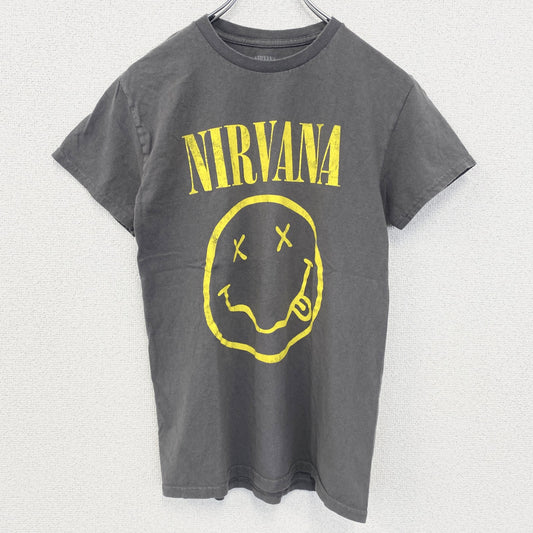 古着 used　半袖バンドプリントTシャツ　ニルヴァーナ　音楽　ロック　灰色　グレー　定番　クルーネック　レトロデザイン　Sサイズ