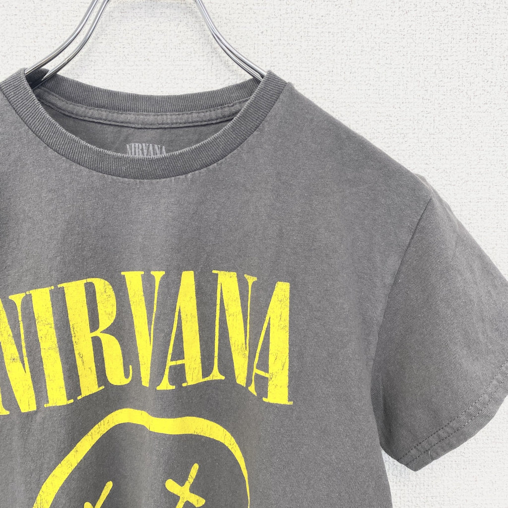 古着 used　半袖バンドプリントTシャツ　ニルヴァーナ　音楽　ロック　灰色　グレー　定番　クルーネック　レトロデザイン　Sサイズ