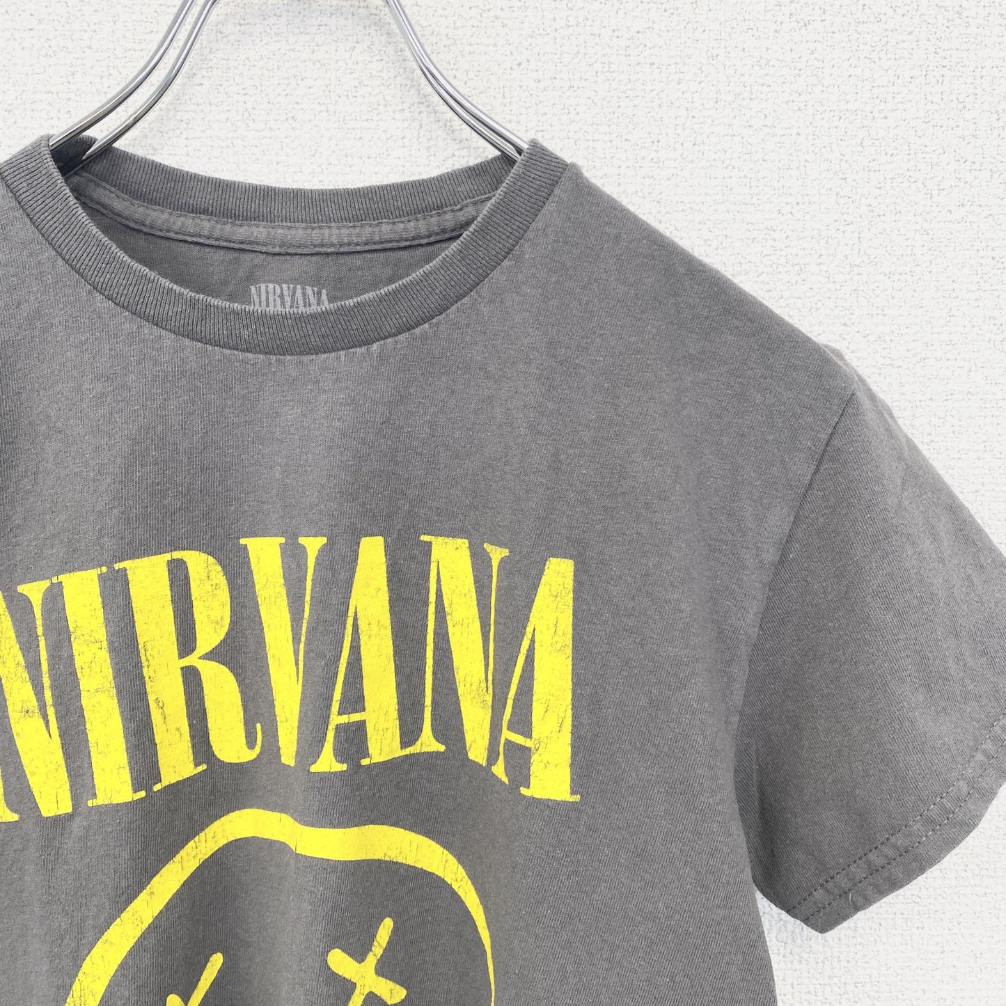 古着 used　半袖バンドプリントTシャツ　ニルヴァーナ　音楽　ロック　灰色　グレー　定番　クルーネック　レトロデザイン　Sサイズ