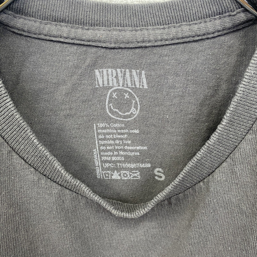 古着 used　半袖バンドプリントTシャツ　ニルヴァーナ　音楽　ロック　灰色　グレー　定番　クルーネック　レトロデザイン　Sサイズ