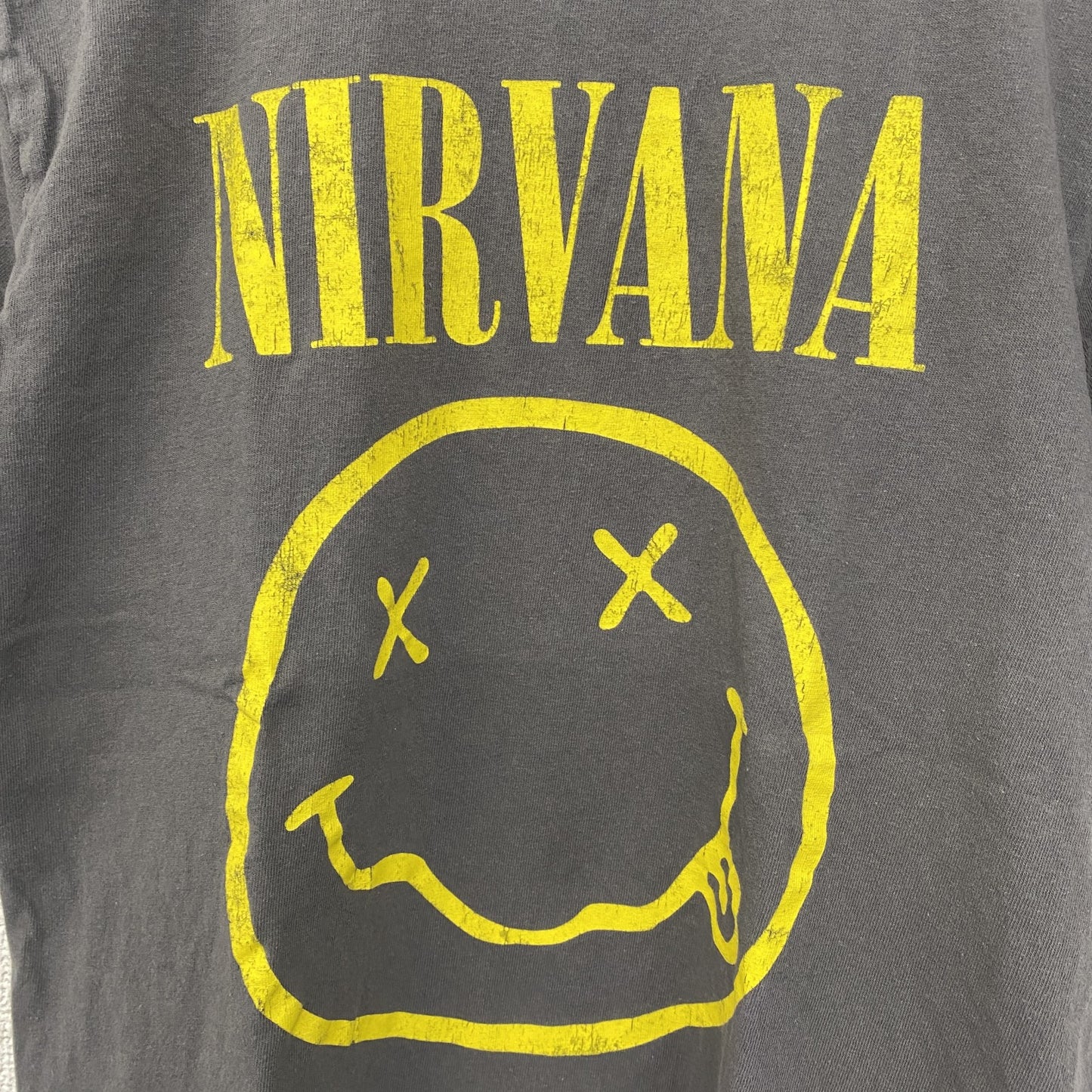 古着 used　半袖バンドプリントTシャツ　ニルヴァーナ　音楽　ロック　灰色　グレー　定番　クルーネック　レトロデザイン　Sサイズ