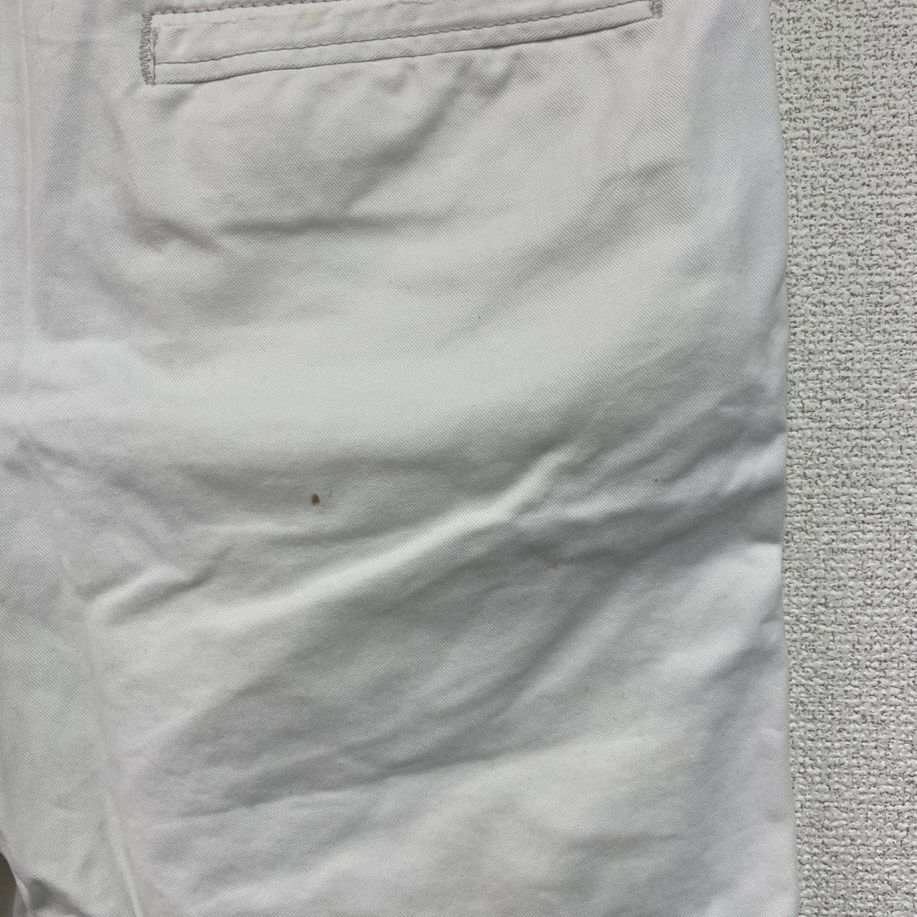 HOLLISTER　ホリスター　ハーフパンツ/ショートパンツ　ボタンフライ　刺繍ロゴ　ワンポイント　白　ホワイト　32サイズ
