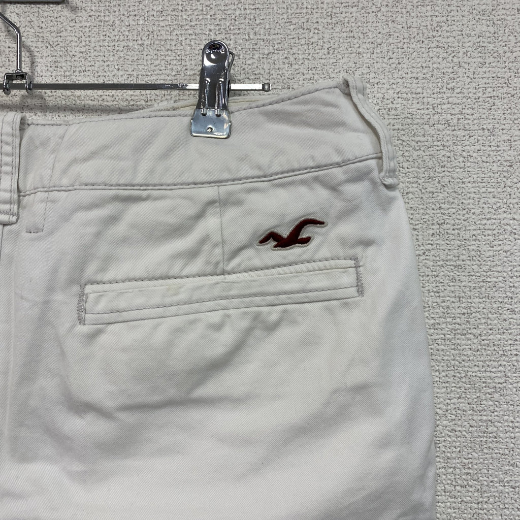 HOLLISTER　ホリスター　ハーフパンツ/ショートパンツ　ボタンフライ　刺繍ロゴ　ワンポイント　白　ホワイト　32サイズ