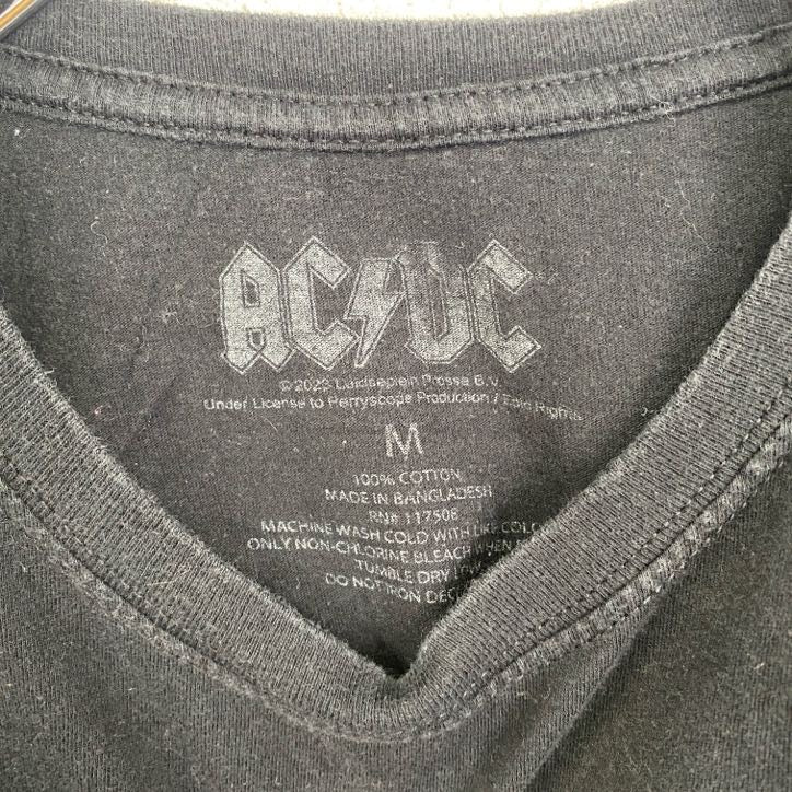 古着 used　半袖バンドプリントTシャツ　AC/DC　音楽　ロック　黒　ブラック　定番　クルーネック　レトロデザイン　Mサイズ