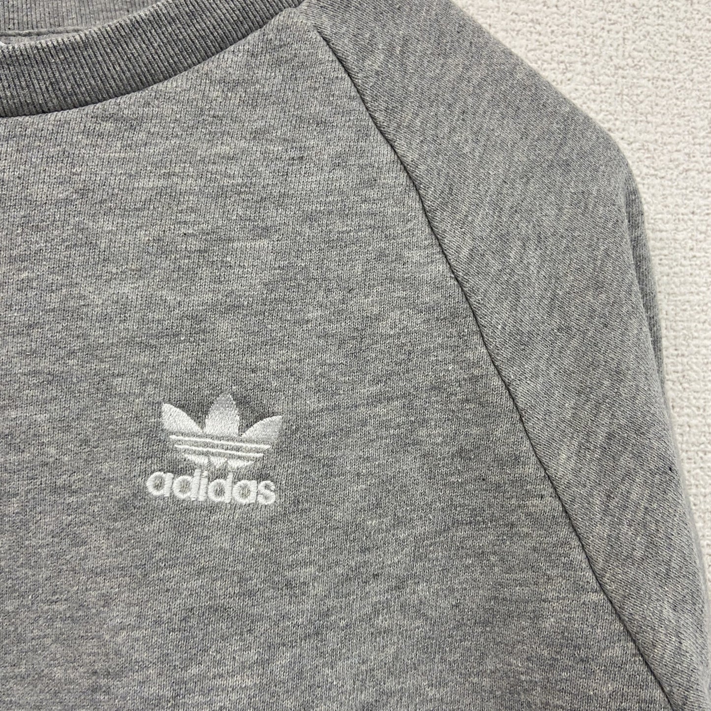 adidas　アディダス　スウェット/トレーナー　トレフォイルロゴ　ラグランスリープ　灰色　グレー　Sサイズ