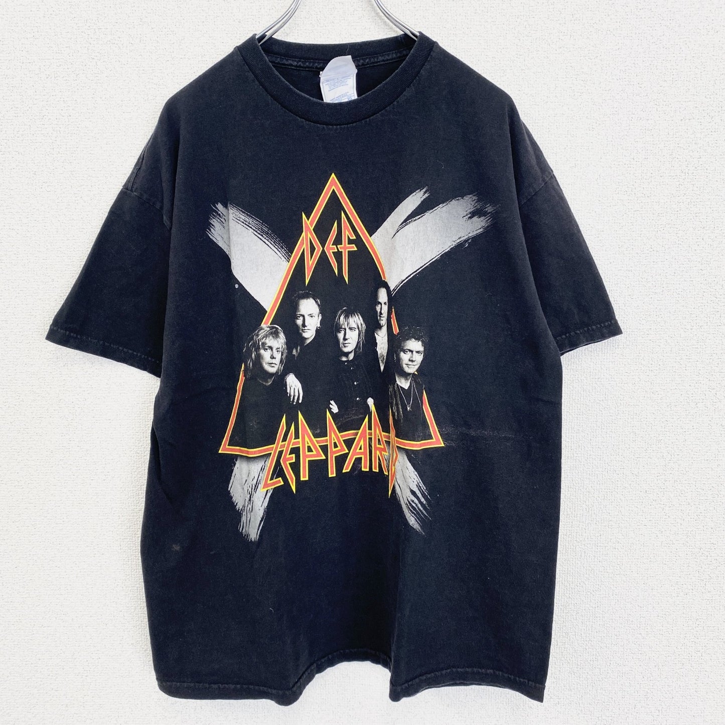 古着 used　半袖バンドプリントTシャツ　デフレパード　音楽　ロック　黒　ブラック　クルーネック　レトロデザイン　XLサイズ
