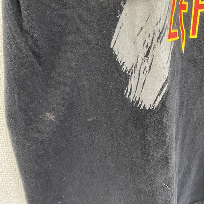 古着 used　半袖バンドプリントTシャツ　デフレパード　音楽　ロック　黒　ブラック　クルーネック　レトロデザイン　XLサイズ