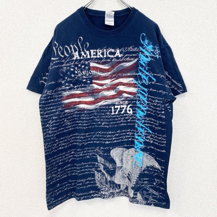 古着 used　GILDAN　半袖ロゴプリントＴシャツ　英字　筆記体　アメリカ国旗　鷲　レトロデザイン　クルーネック　Lサイズ