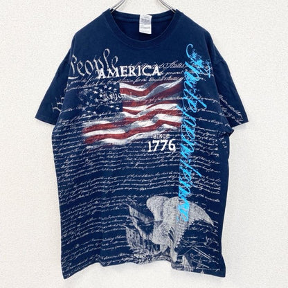 古着 used　GILDAN　半袖ロゴプリントＴシャツ　英字　筆記体　アメリカ国旗　鷲　レトロデザイン　クルーネック　Lサイズ