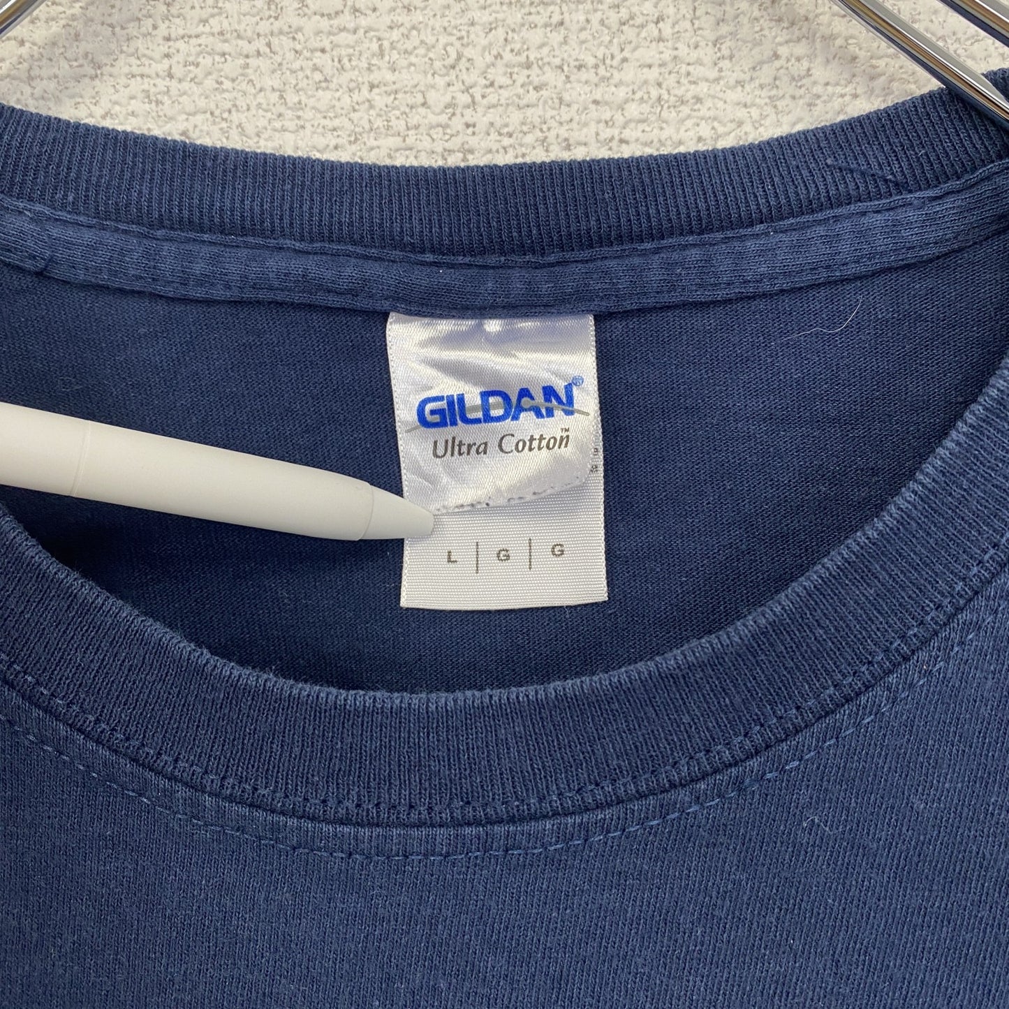 古着 used　GILDAN　半袖ロゴプリントＴシャツ　英字　筆記体　アメリカ国旗　鷲　レトロデザイン　クルーネック　Lサイズ