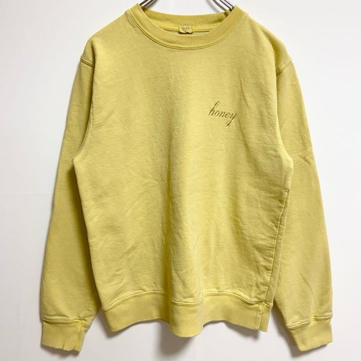 古着 used　長袖クルーネックスウェット　トレーナー　ワンポイント刺　ノームコア　シンプル　honey　黄色　イエロー　秋冬服